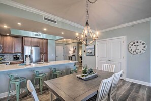 Dining - 'The Beachcomber' Escape w/ Club Amenities! (Pensacola)