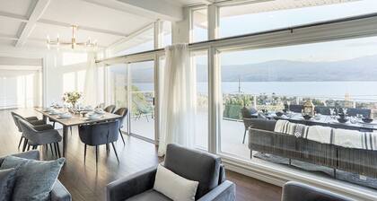 Stunning Home with a 180° view of the Lake + Hot Tub + Firepit + Pool Table