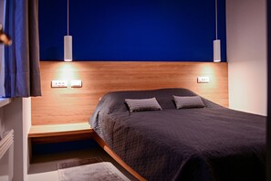 1 chambre, coffres-forts dans les chambres, fer et planche à repasser