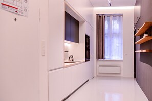 Fridge, microwave, oven, stovetop - Modern & Comfortable Apartment in the City Center (Sarajevo)