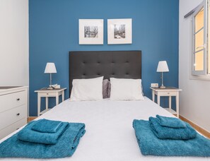 3 bedrooms, in-room safe, iron/ironing board, travel crib