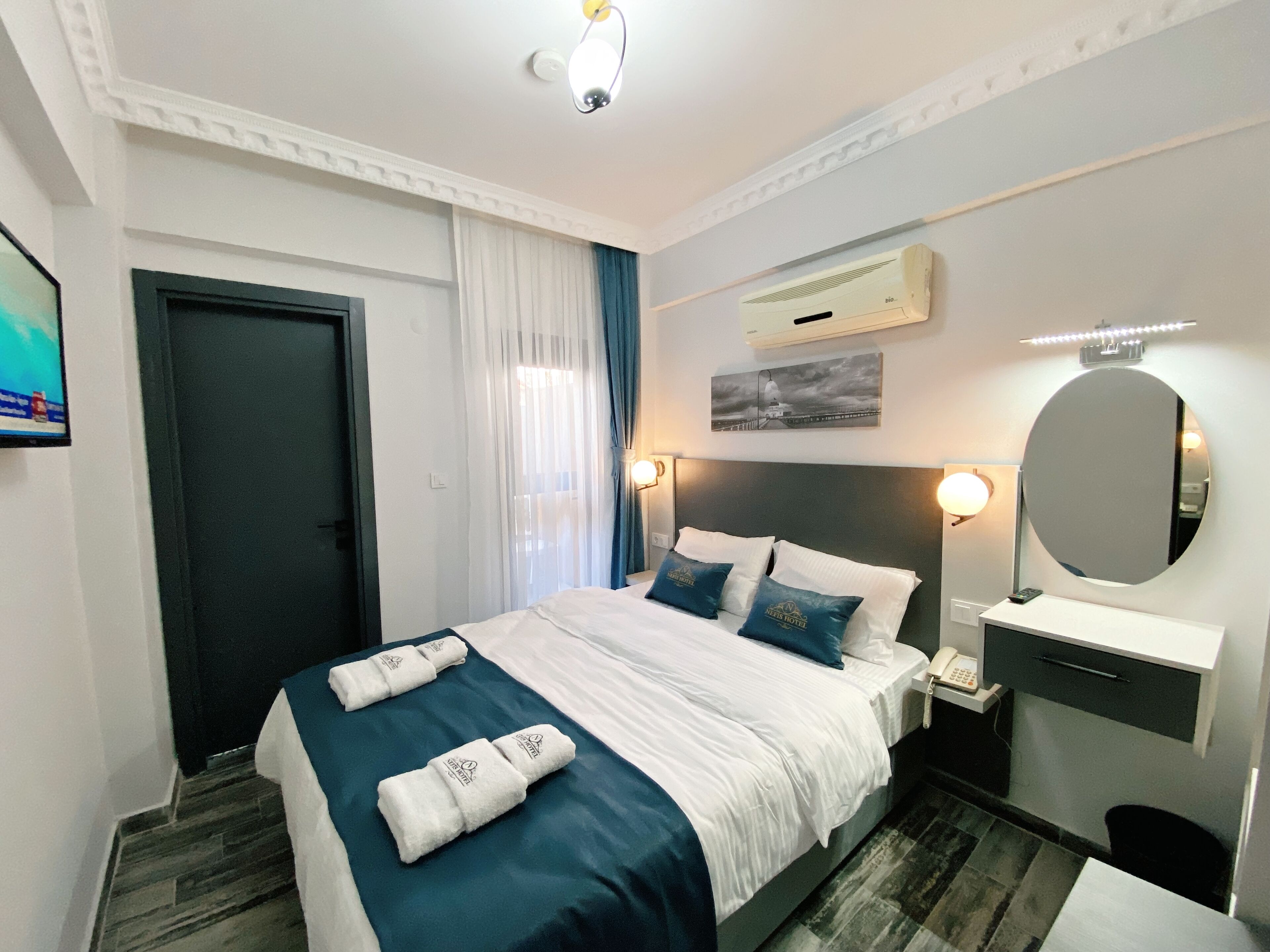 economy double room, balcony | in-room safe, free wifi, bed sheets