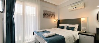 โรงแรมเนฟิส ซิตี้