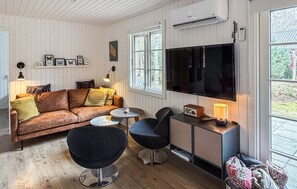 Fernseher, Kamin, DVD-Player, Tischtennisplatte
