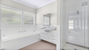 Douche, serviettes fournies