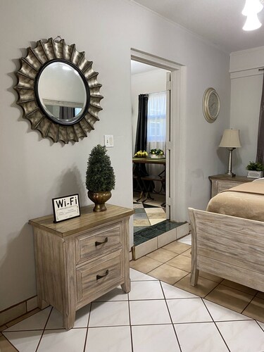 Warm Mineral Springs Cozy Waterfront Apartment