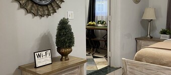 Warm Mineral Springs Cozy Waterfront Apartment