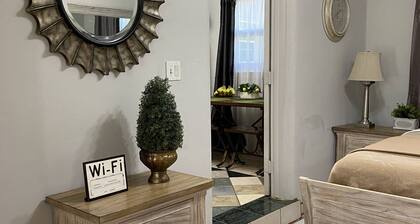 Warm Mineral Springs Cozy Waterfront Apartment