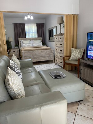 1 bedroom, desk, WiFi, bed sheets