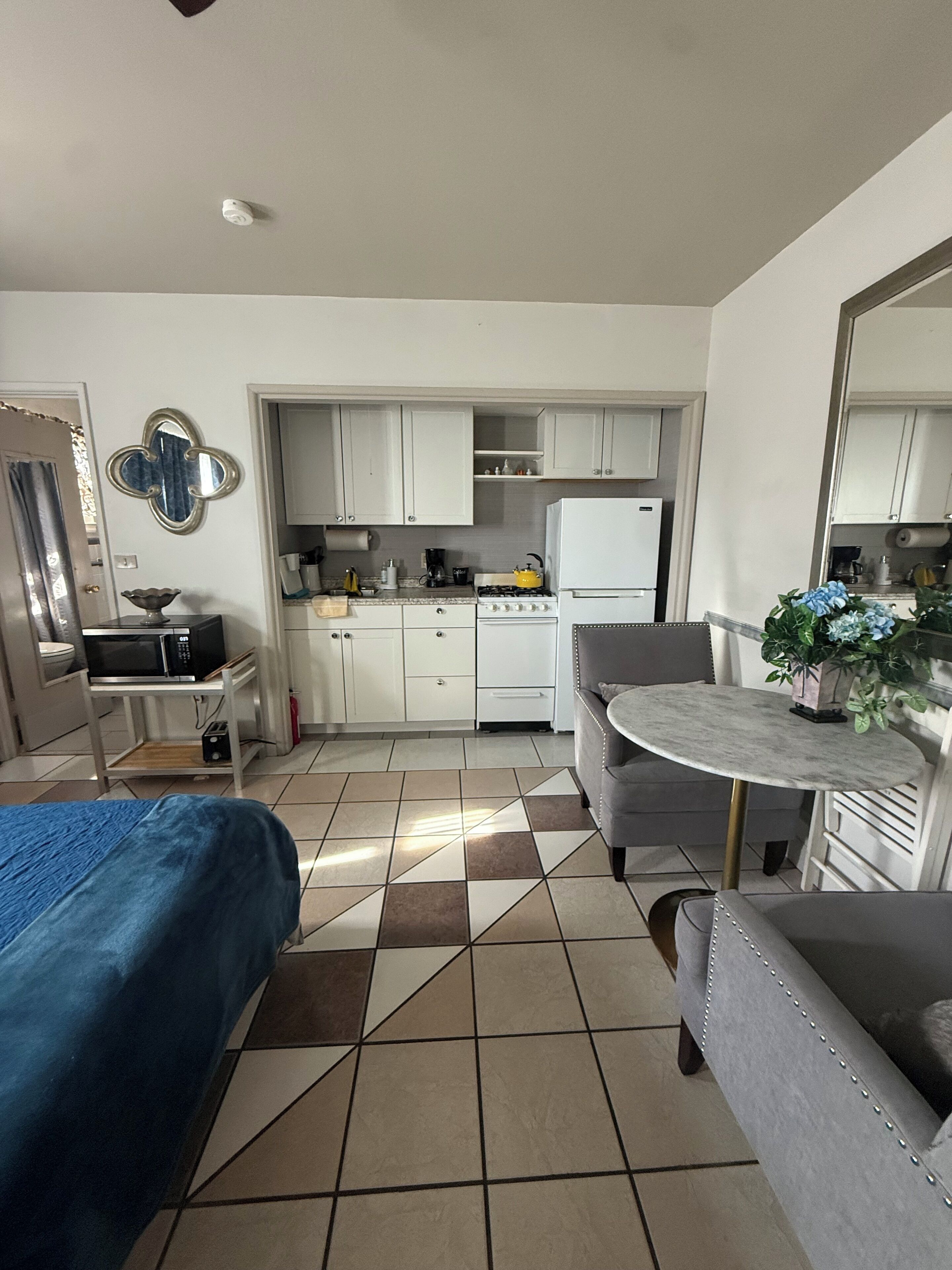 المنشأة من الداخل