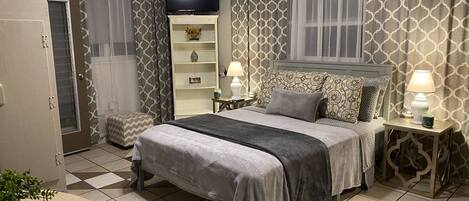 1 bedroom, desk, WiFi, bed sheets