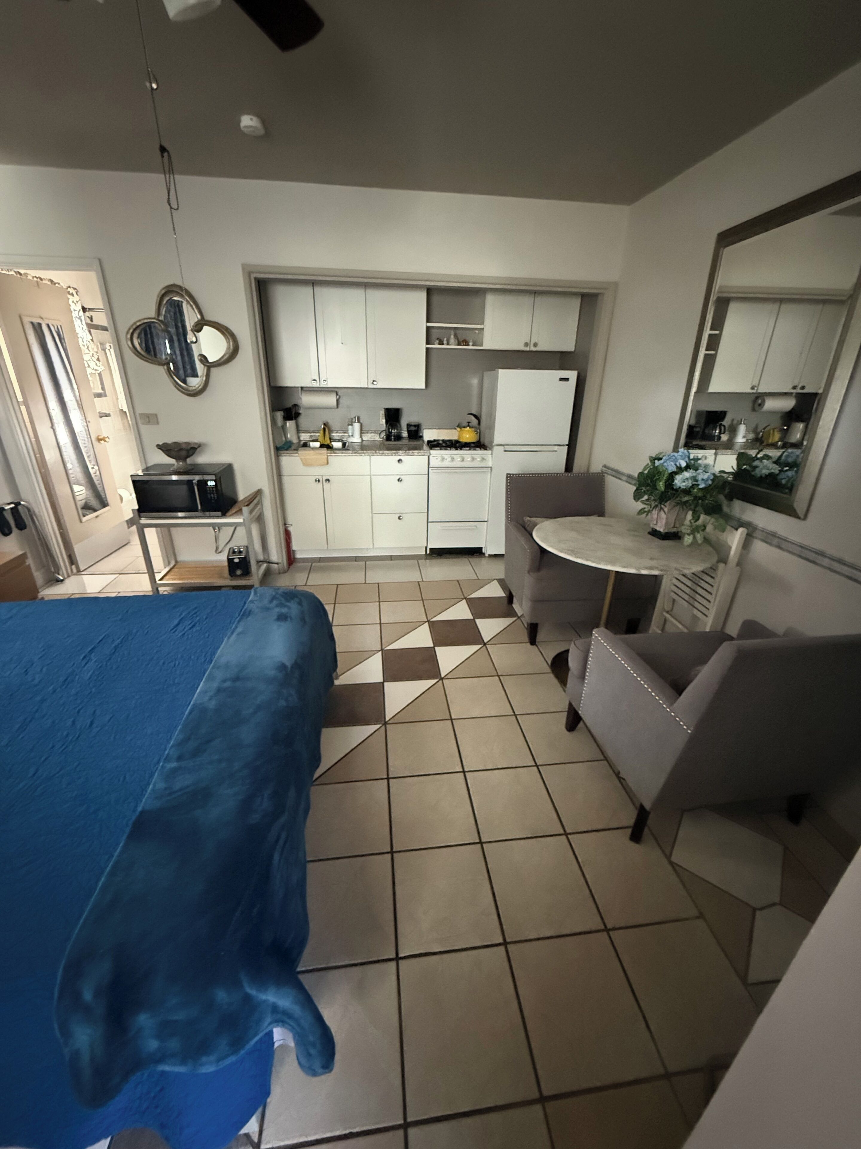 1 chambre, bureau, Wi-Fi, draps fournis