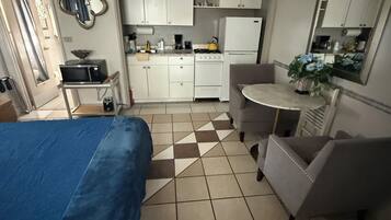 1 chambre, bureau, Wi-Fi, draps fournis