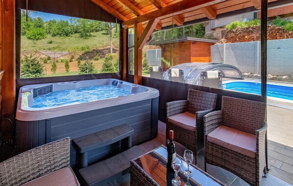 مغطس سبا داخلي