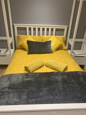 1 bedroom, iron/ironing board, travel cot, free WiFi