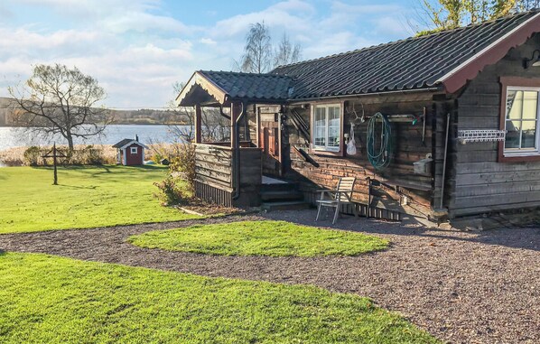 المنطقة المحيطة بالمنشأة