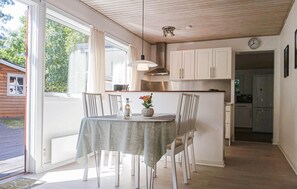 Kitchen - 2 bedroom cozy home in Nexø (Nexø)