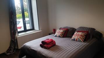 3 Schlafzimmer, Bügeleisen/Bügelbrett, Reisekinderbett, WLAN