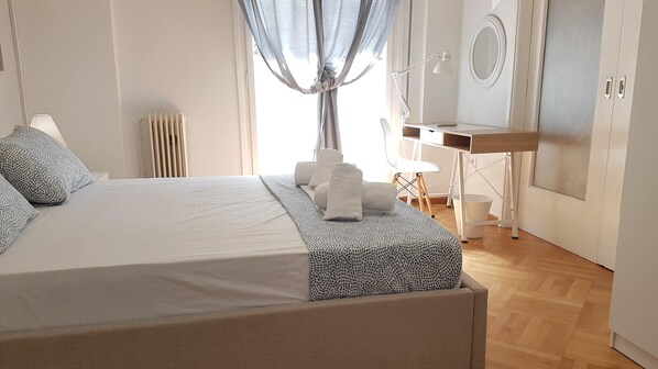 3 bedrooms, desk, iron/ironing board, WiFi