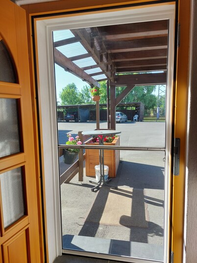 Gemütliche Wohnung in ruhiger Lage - 76m² mit 31m² Terrasse und Großem Parkplatz