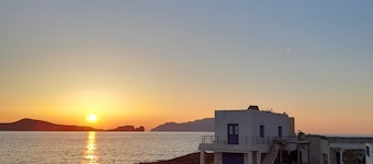 Milos By The Sea - Eco House