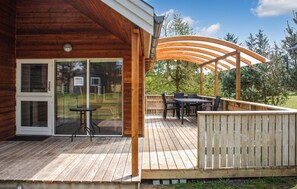 Outdoor dining - Stunning home in Hanstholm with WiFi (Hanstholm)