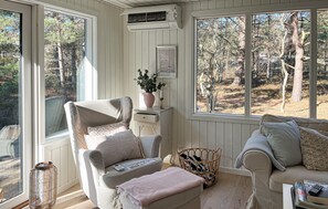 Televisión y chimenea 