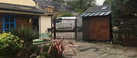 Enceinte de lâhĂ©bergement