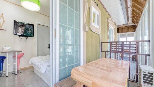 Basic Room, 1 Bedroom (olive) | 1 bedroom, WiFi (free) - Gangneung Rodemtrees Pension (Gangneung)