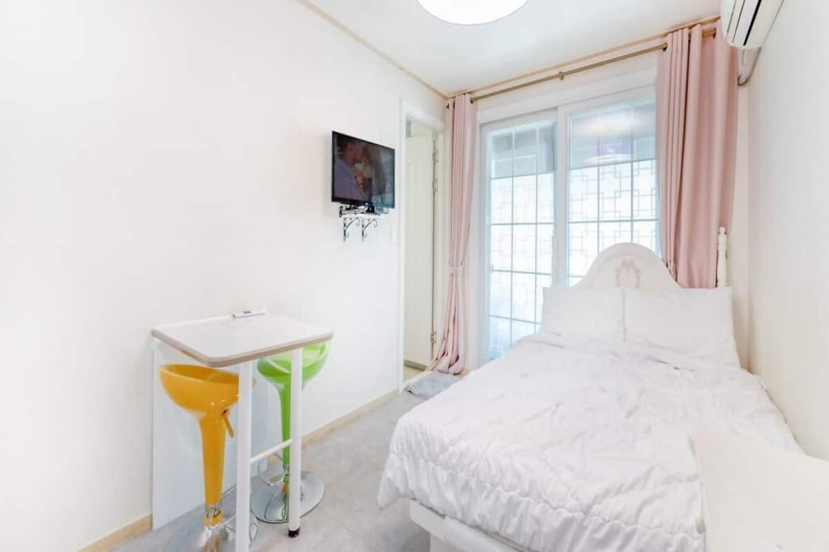 Basic Room, 1 Bedroom (Nadeuli) | 1 bedroom, free WiFi