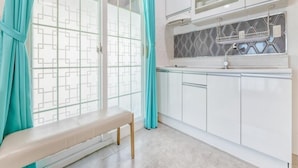 Basic Room, 1 Bedroom (wonderful) | 1 bedroom, WiFi (free) - Gangneung Rodemtrees Pension (Gangneung)