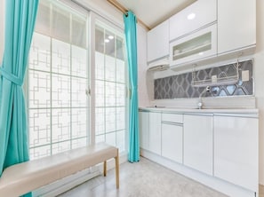 Basic Room, 1 Bedroom (wonderful) | 1 bedroom, free WiFi - Gangneung Rodemtrees Pension (Gangneung)