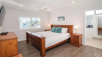 3 bedrooms, iron/ironing board, free WiFi