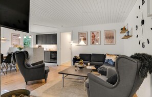 Smart TV, fireplace, table football