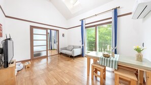 Basic Room, 1 Bedroom (Dallae) | Free WiFi - Gapyeong Highmong Pet-friendly Kids Pool (Gapyeong)