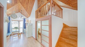 Basic Room, 2 Bedrooms (Mae hwa) | 1 bedroom, free WiFi - Gapyeong Himong Aegyeon Pension (Gapyeong)