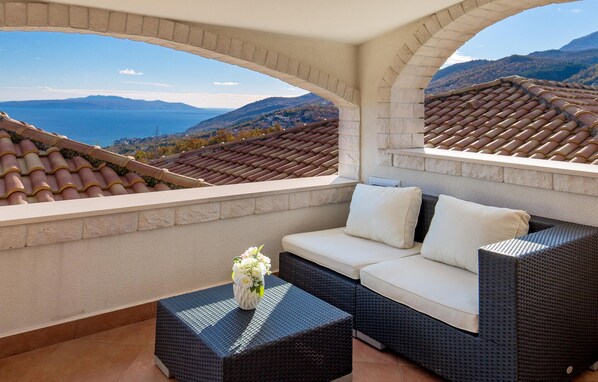 Property grounds - Beautiful home in Veprinac with WiFi (Veprinac)