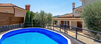 Beautiful home in Veprinac with house sea view