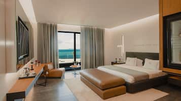 Family Junior Suite Deluxe | Premium bedding, memory foam beds, minibar, in-room safe