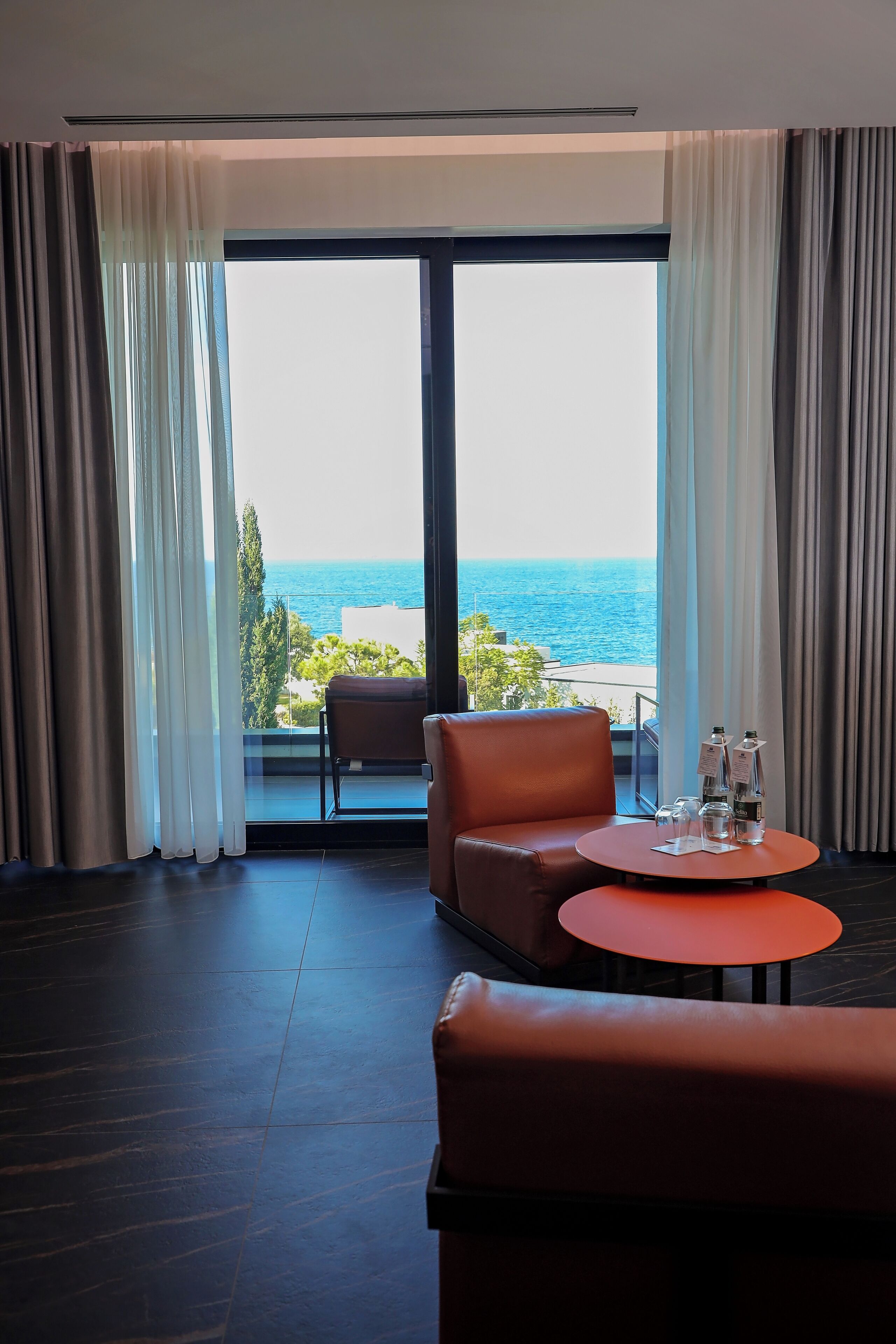 Suite Deluxe | Premium bedding, memory foam beds, minibar, in-room safe