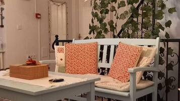 Classic Double Room | Living area