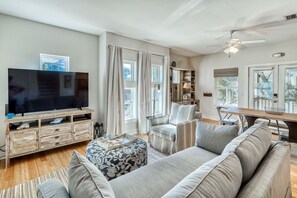 Smart TV, DVD player