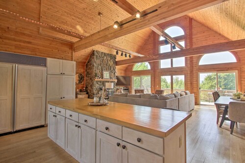 Elegant & Quiet Maine Escape w/ Sauna & Deck!