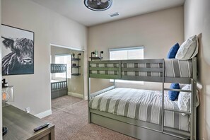 3 bedrooms, iron/ironing board, Internet, bed sheets - Lavish 3 BR La Quinta Oasis < 2 Mi to Old Town (La Quinta)
