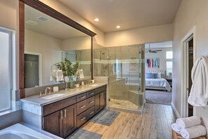 Hair dryer, towels - Lavish 3 BR La Quinta Oasis < 2 Mi to Old Town (La Quinta)