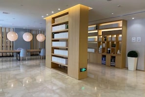 Unclassified image, 5 of 59, button - Ji Hotel Shanghai Oriental Pearl Tower (Shanghai)