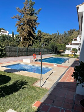 Pool - Live in Paradise (Marbella)