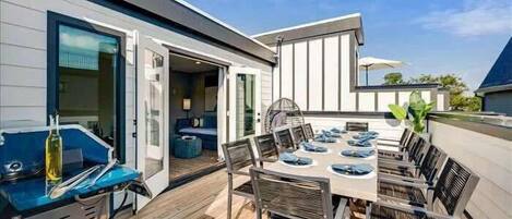 تناول الطعام بالخارج