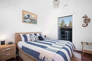 1 habitación, tabla de planchar con plancha, cuna de viaje y wifi 