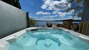 Bañera de hidromasaje exterior